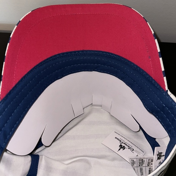 NWT! Disney Sparkly Mickey Love Hat - Picture 6 of 9